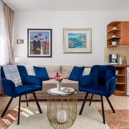 Light Summer Apartment With A Swimming Pool 오파티아 외부 사진