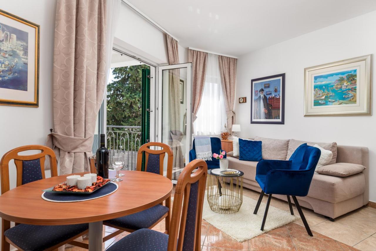 Light Summer Apartment With A Swimming Pool 오파티아 외부 사진