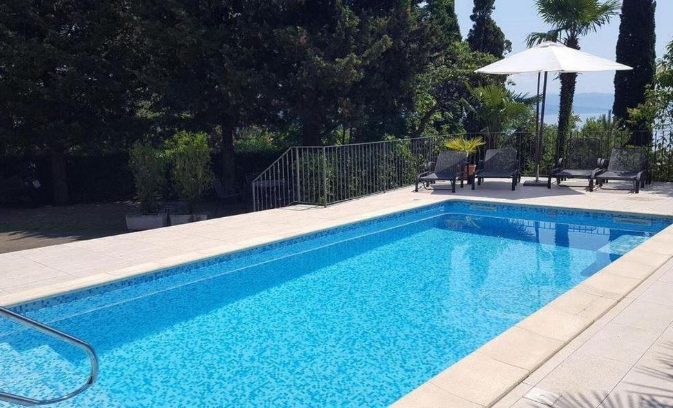 Light Summer Apartment With A Swimming Pool 오파티아 외부 사진